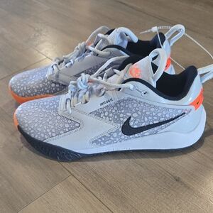 Nike Air Hyperace 3 Vollyball Mens Shoes  Sneakers - White and Orange New